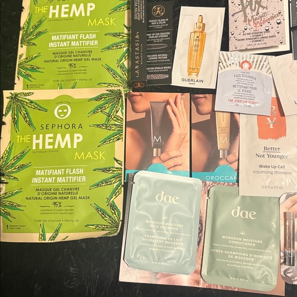 Large Skincare Sample Set - Picture 5 of 5